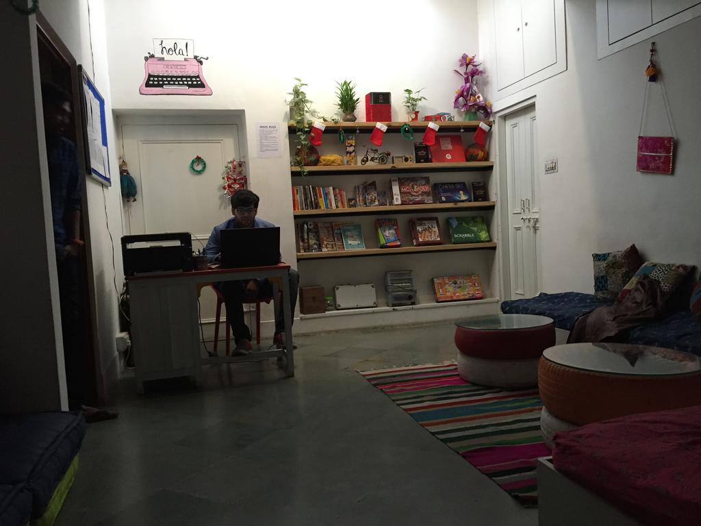 Doodle Rack Hostel Jaipur Bagian luar foto