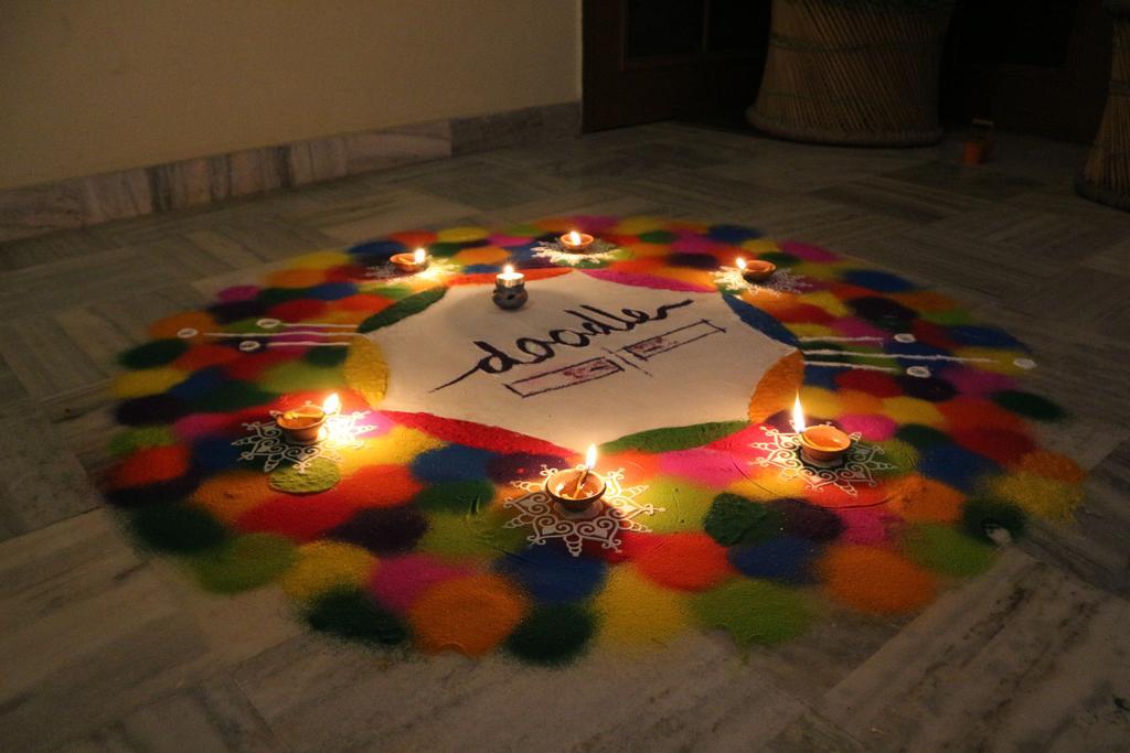 Doodle Rack Hostel Jaipur Bagian luar foto
