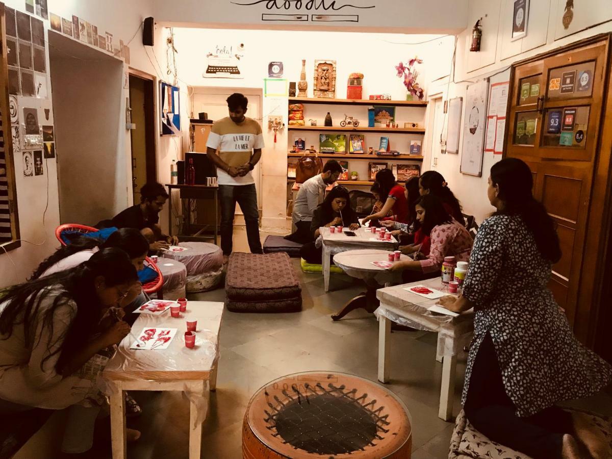 Doodle Rack Hostel Jaipur Bagian luar foto